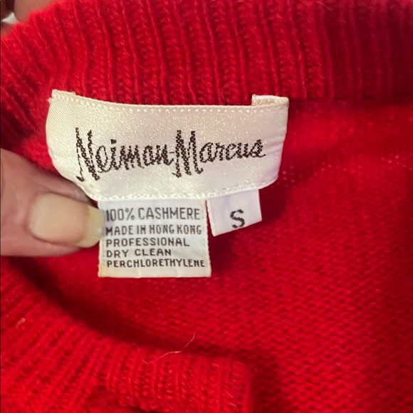 Neiman Marcus Sweaters - Neiman Marcus Vibrant Red Cashmere Sweater